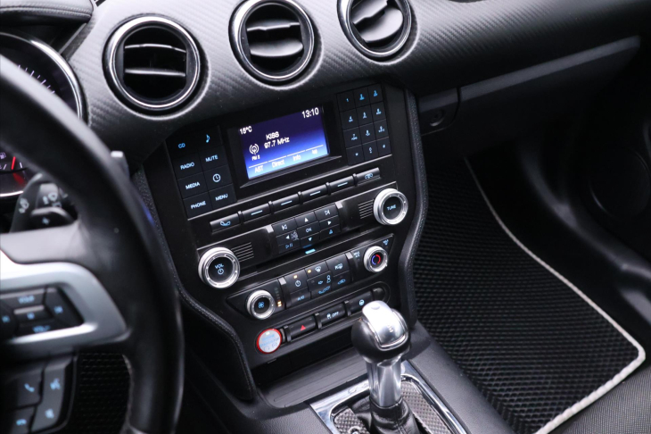 Ford Mustang 3,7 V6 225kW Automat Xenon