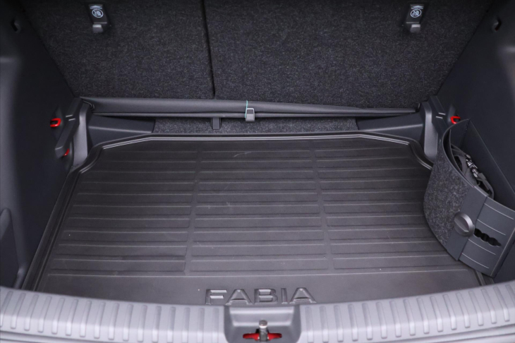 Škoda Fabia 1,0 TSI DSG Monte Carlo 1.maj