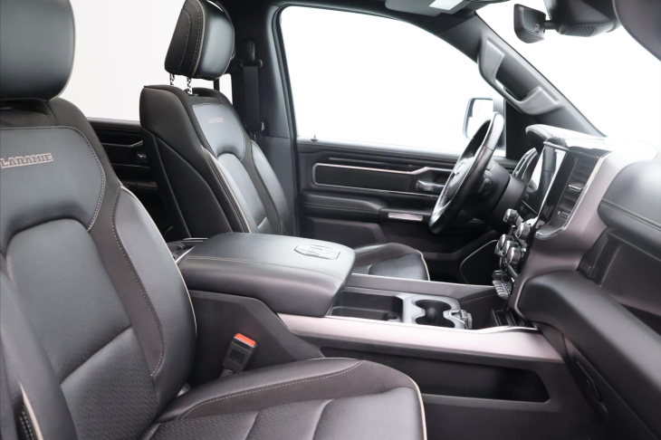 Dodge RAM 5,7 1500 295kW Laramie 4x4