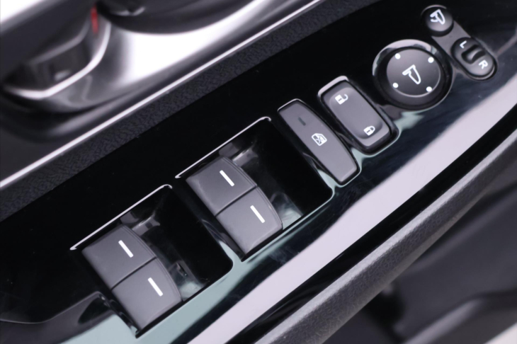 Honda CR-V 2,0 2.0 CVT 107kw 4WD Hybrid CZ