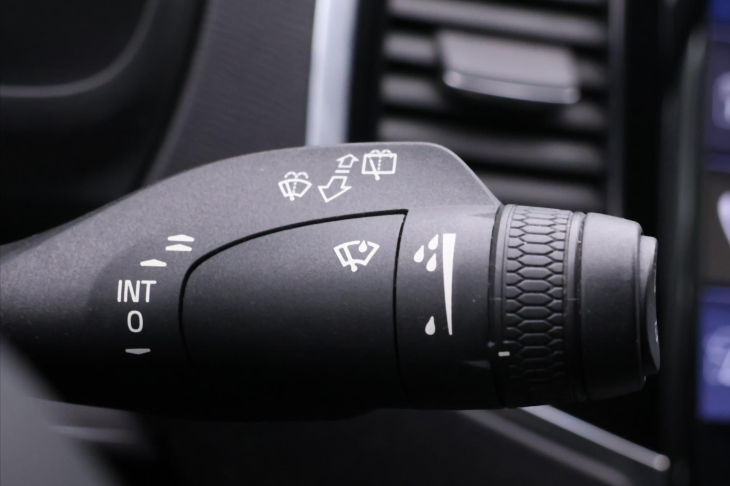 Volvo XC90 2,0 D5 Aut. AWD CZ R-Design