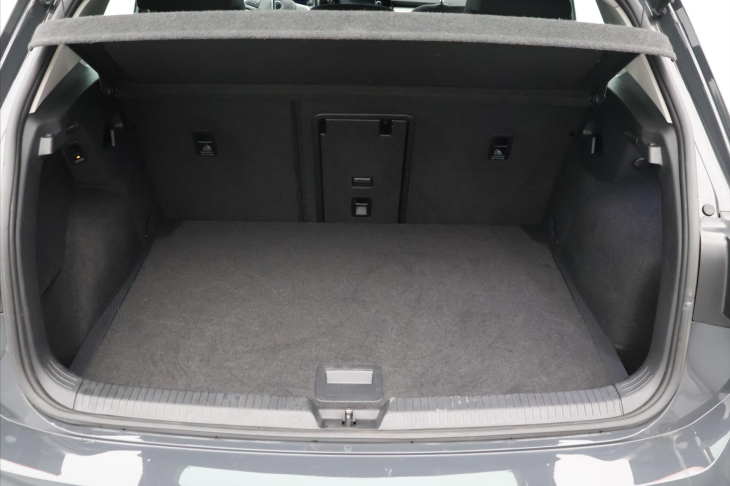 Volkswagen Golf 1,0 TSI 81KW LIFE Aut.klima CZ