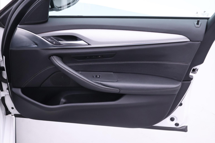 BMW Řada 5 3,0 540i xDrive Schnitzer DPH CZ