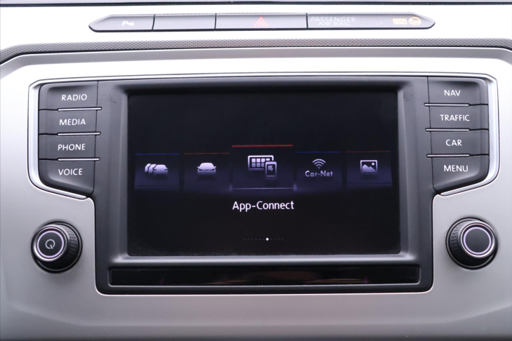 Volkswagen Passat 1,6 TDI Comfortline Navi DPH