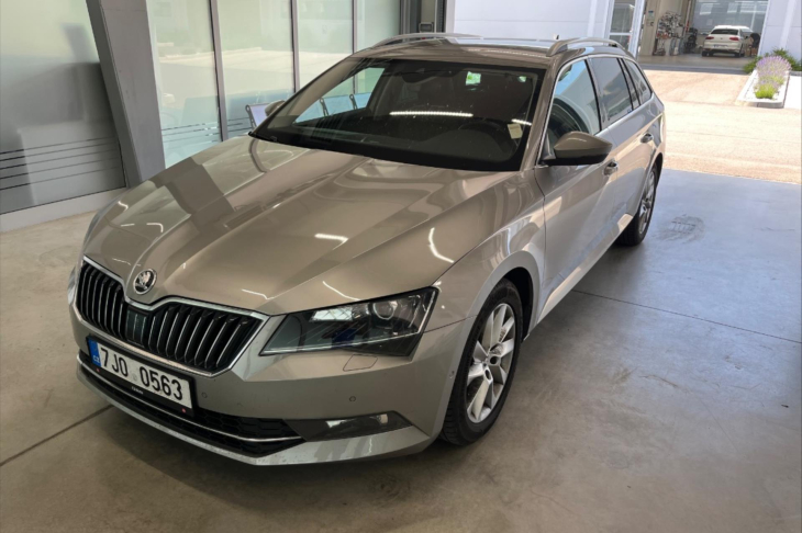 Škoda Superb 2,0 TDI DSG Style+ Kůže DPH