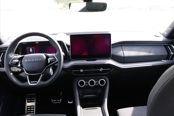 Škoda Kodiaq 2,0 TDI DSG 4x4 Sportline 7-Míst