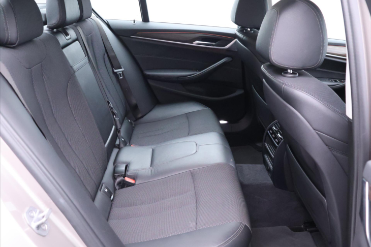 BMW Řada 5 2,0 520d xDrive 140kW