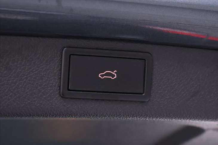 Škoda Superb 2,0 TDI 103kW DSG Elegance