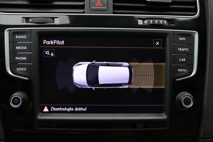 Volkswagen Golf 2,0 TDI 110kW DSG Highline CZ