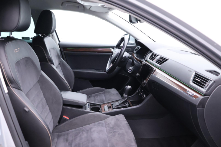 Škoda Superb 2,0 TDI 140kW DSG Scout 4x4 CZ