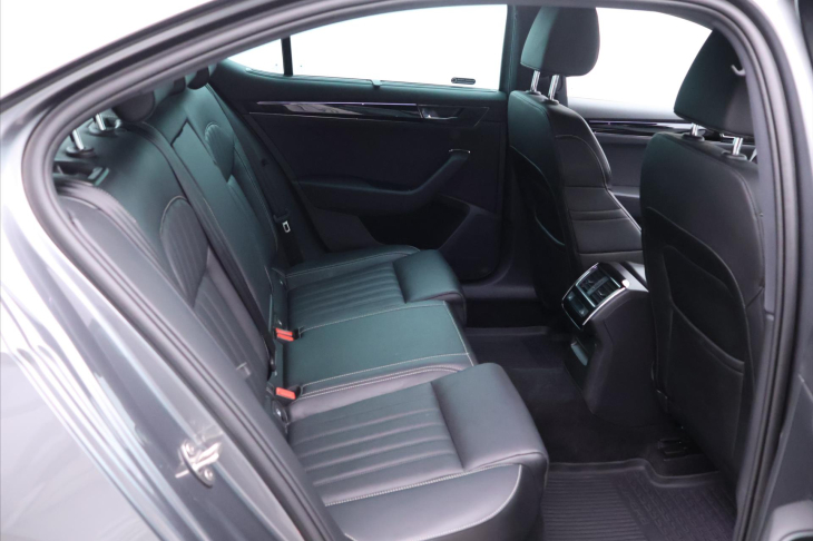 Škoda Superb 2,0 TDI 147kW L&K 4x4 DSG LED