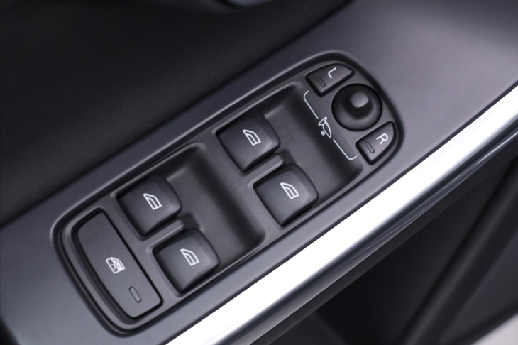 Volvo XC60 2,4 D4 133kW Aut. Momentum 4x4