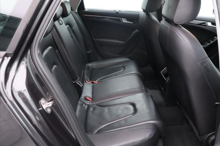 Audi A4 2,0 TDi 100kW Kůže Pano Navi