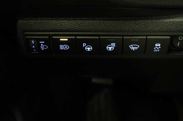 Toyota Corolla 1,8 HB Executive Aut. DPH CZ 1.Maj.