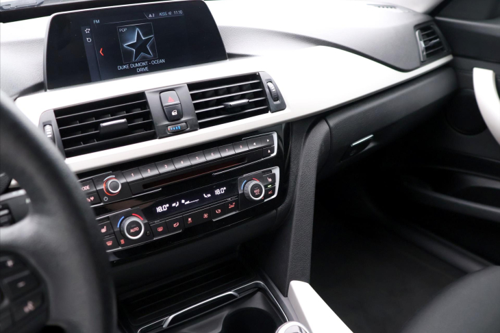 BMW Řada 3 2,0 320d 140kW xDrive CZ Sport-line