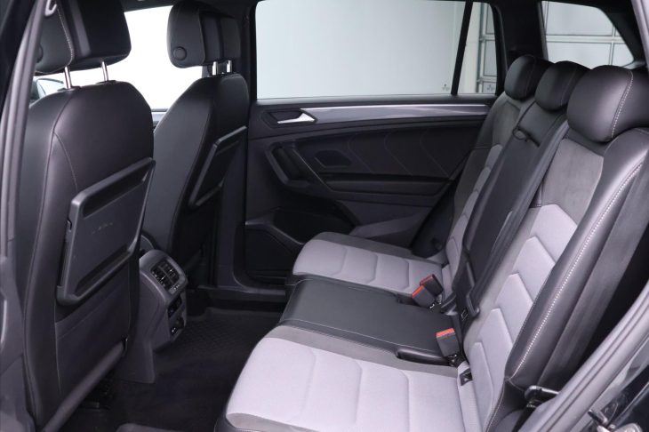 Volkswagen Tiguan Allspace 2,0 TDI DSG 4M R-Line Black DPH