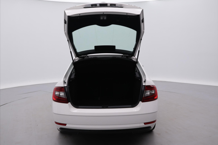 Škoda Octavia 1,6 TDI CZ Style LED Kessy