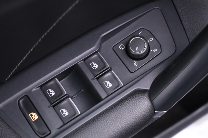 Volkswagen Tiguan 2,0 TDI 140kW DSG R-LINE 4M CZ