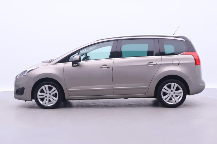 Peugeot 5008 1,6 HDI 120k CZ Allure 7-Míst