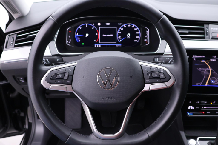 Volkswagen Passat 2,0 TDI DSG Matrix Virtual DPH