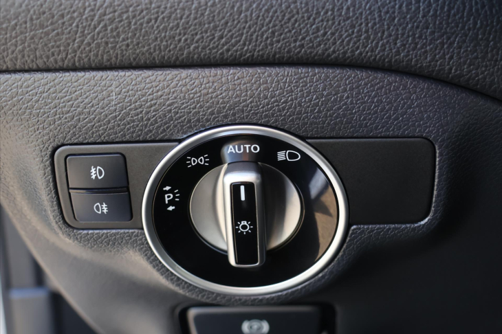 Mercedes-Benz GLA 2,1 220d 4Matic Aut. CZ LED