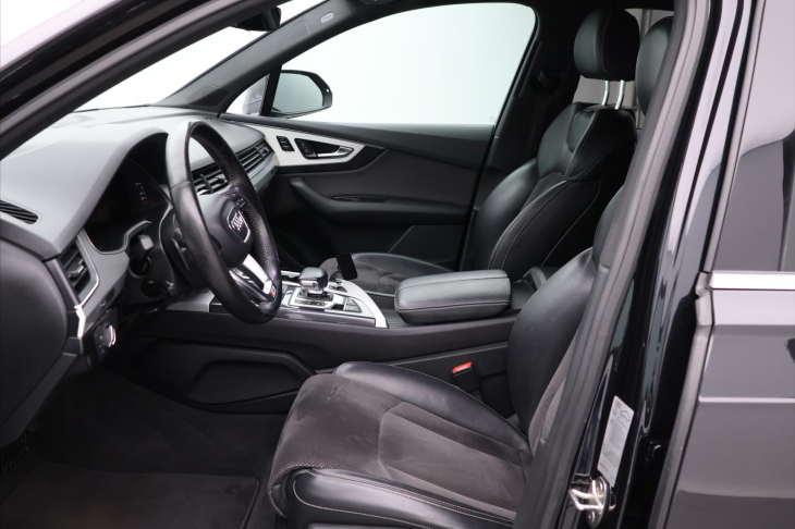 Audi Q7 3,0 TDI 200kW quattro 1.Maj.