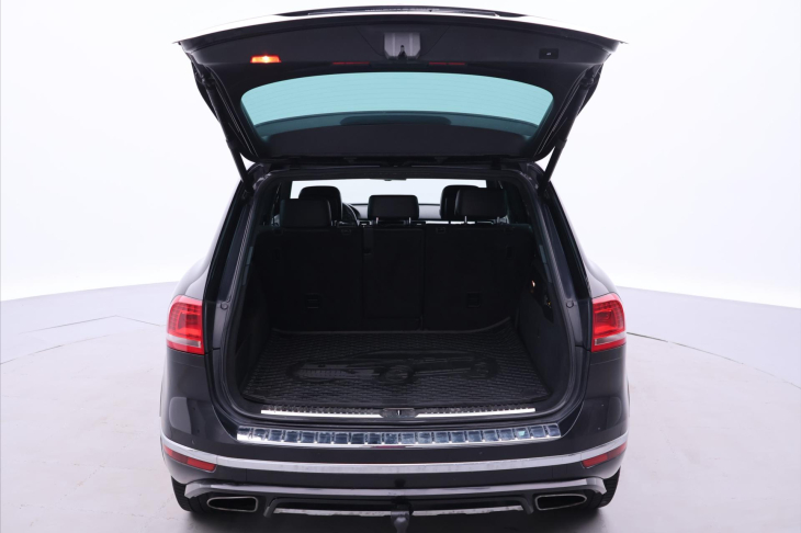 Volkswagen Touareg 3,0 TDI V6 DSG R-LINE CZ 4M