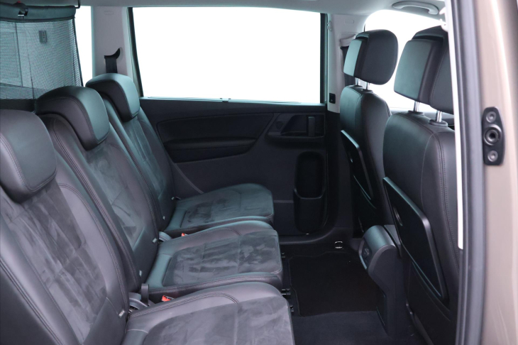 Volkswagen Sharan 2,0 TDI 4M CZ Highline DPH