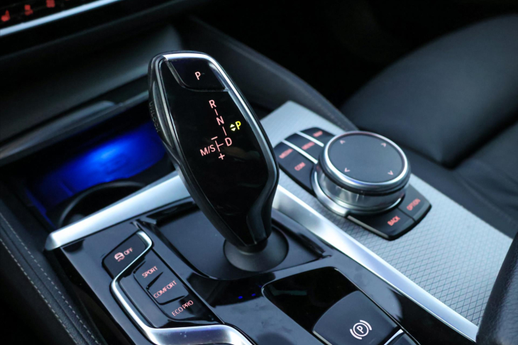 BMW Řada 5 3,0 540i xDrive Schnitzer DPH CZ