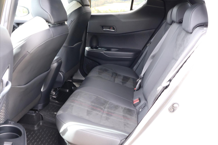 Toyota C-HR 2,0 Hybrid 112kW GR Sport CZ