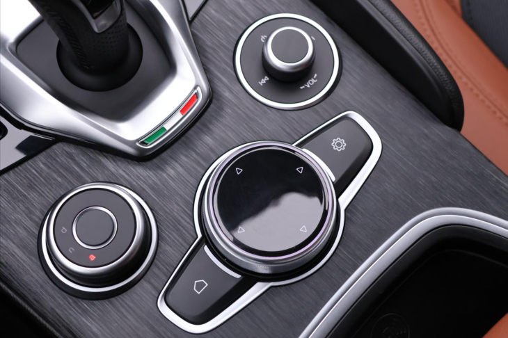 Alfa Romeo Giulia 2,0 T 148kW Aut. CZ Super DPH