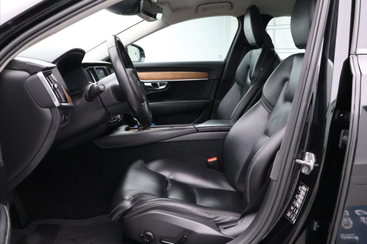 Volvo S90 2.0 D4 140kW CZ Inscription