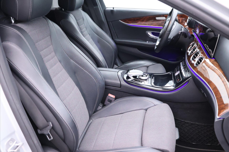 Mercedes-Benz Třídy E 2,0 220d 143kW 4Matic Aut. LED