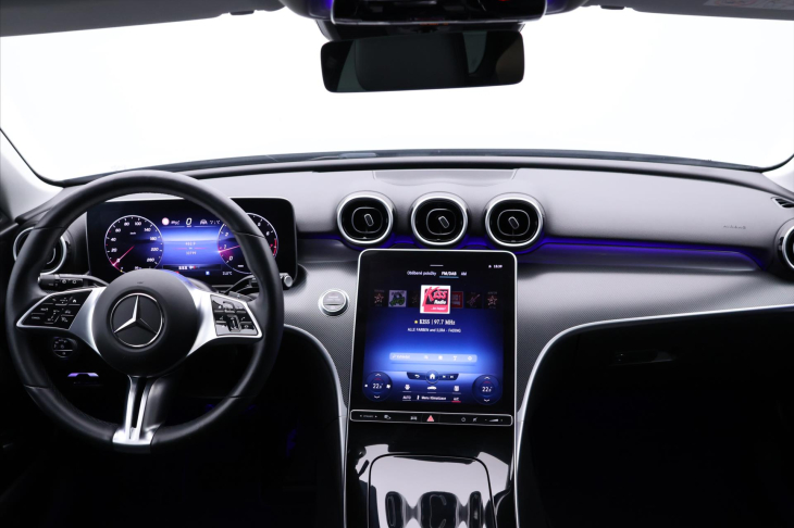 Mercedes-Benz Třídy C 1,5 200 150KW LED Navi