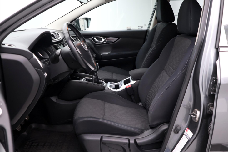 Nissan Qashqai 1,2 DIG-T 95KW CZ Acenta