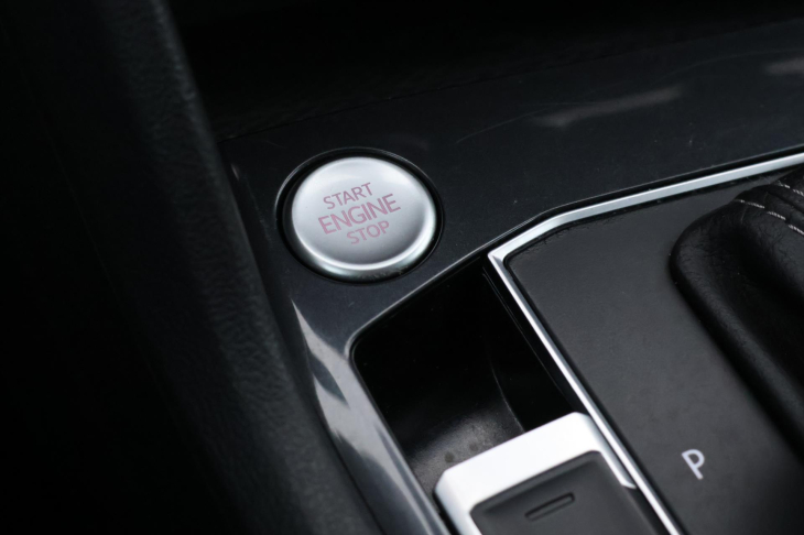 Volkswagen Tiguan Allspace 2,0 TDI DSG 4M R-Line Black DPH