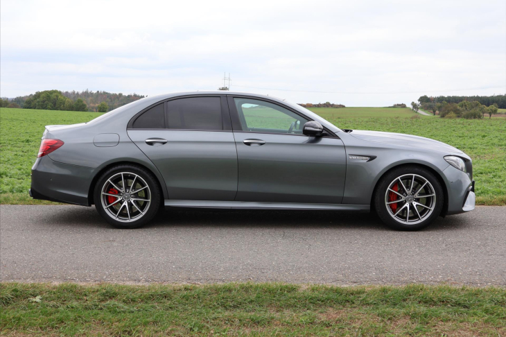 Mercedes-Benz Třídy E 4,0 63S 4MATIC+ 450kW AMG DPH