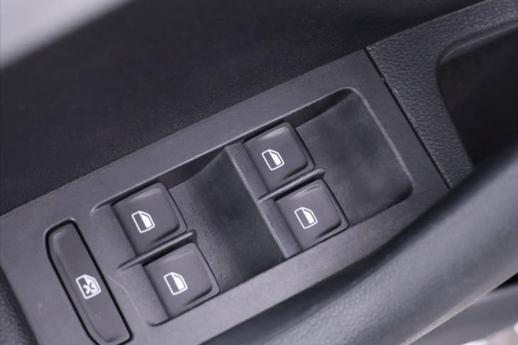 Škoda Octavia 1,6 TDI 77kW DSG Elegance CZ