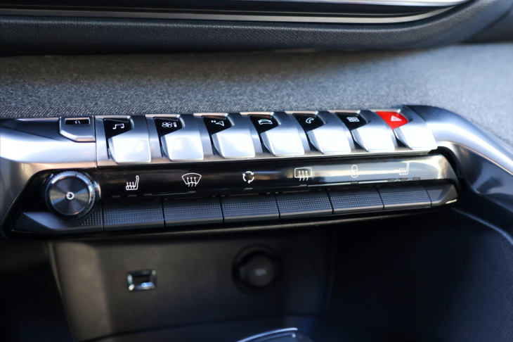 Peugeot 5008 1,6 i 133 kW GT-Line CZ 7-Míst