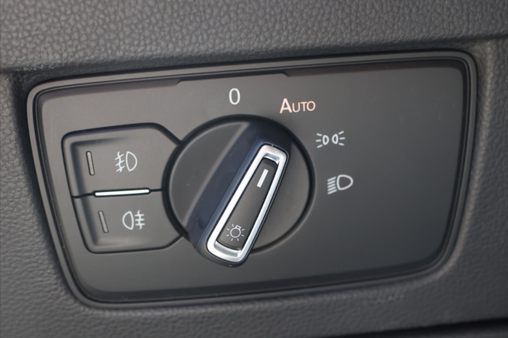Volkswagen Passat 2,0 TDI 110kW DSG Elegance