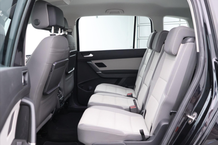 Volkswagen Touran 2.0 TDI 110kW DSG 7-Míst DPH