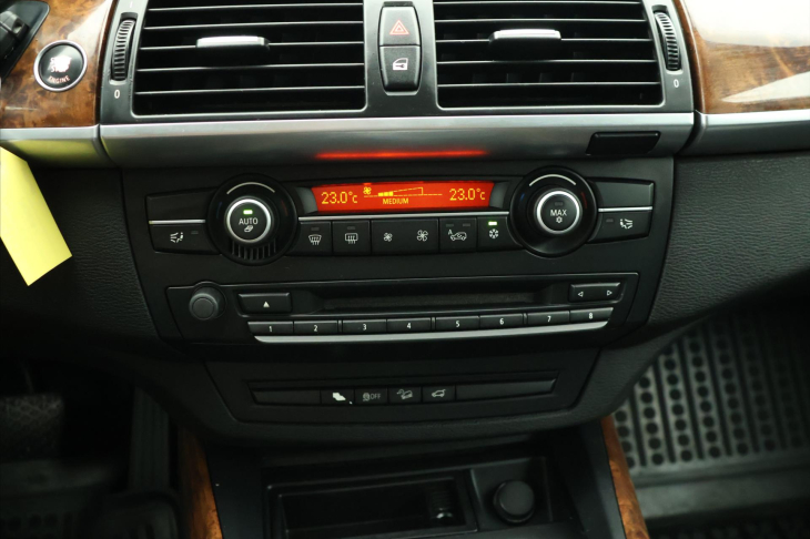 BMW X5 3,0 D 180KW PANORAMA TAŽNÉ