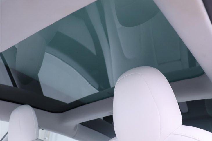 Tesla Model 3 Long Range AWD tažné DPH