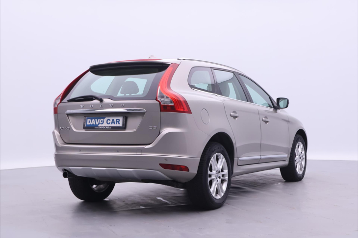 Volvo XC60 2,0 D3 100kW Summum Serv.Kniha