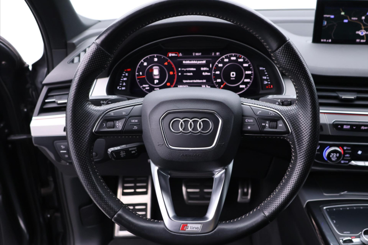 Audi Q7 3,0 TDI S-line 7-Míst CZ DPH