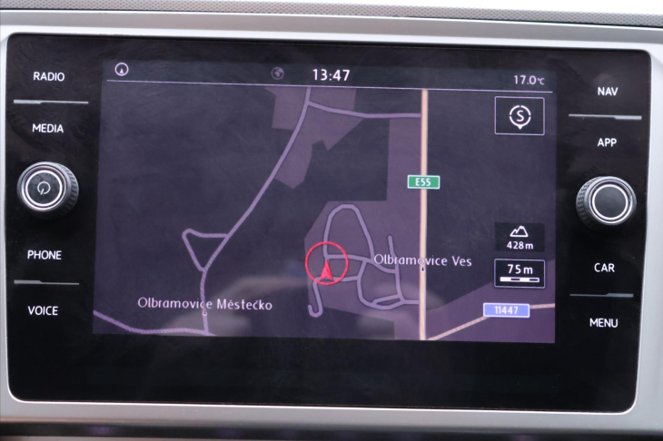 Volkswagen Passat 1,6 TDI Highline Aut klima LED