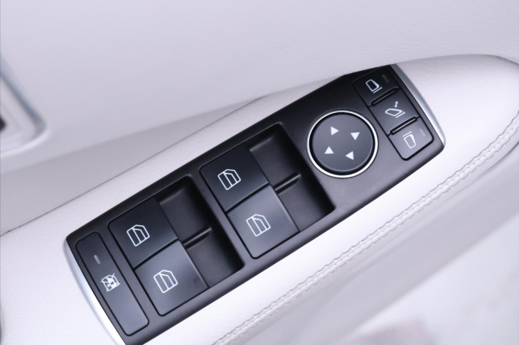 Mercedes-Benz Třídy E 3,5 E 400 Serv.kniha LED