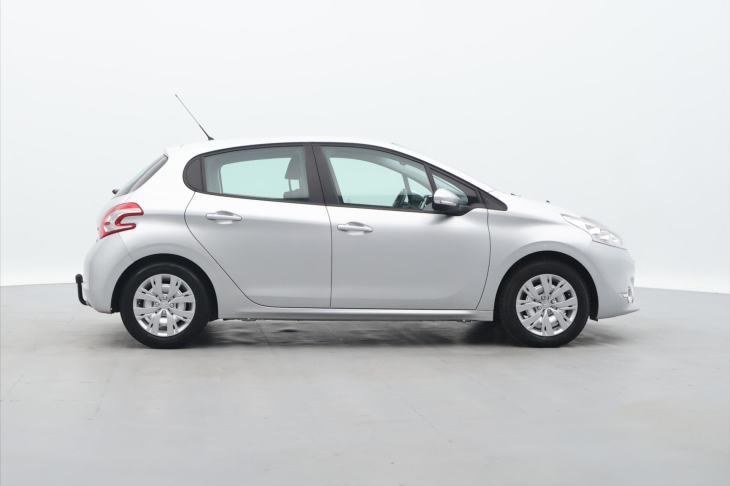 Peugeot 208 1,2 PT 60kW Klima CZ LPG