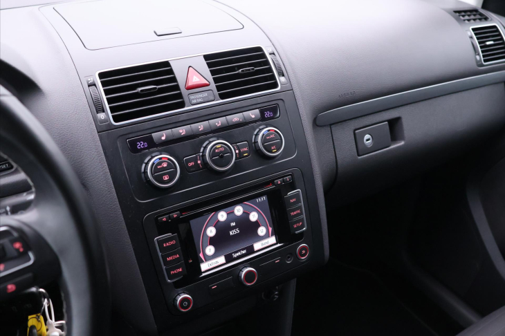 Volkswagen Touran 1,2 TSI Cup 7-Míst Serv.kniha