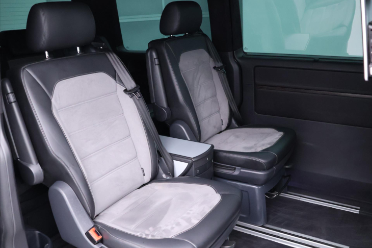 Volkswagen Multivan 2,0 TDI 146kW Highline 4MOT DSG CZ
